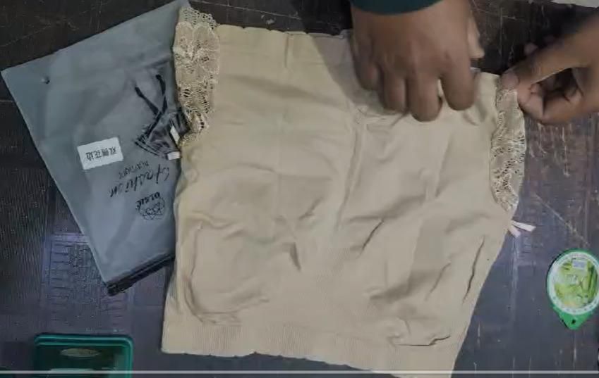 Women Breathable Thin Slim Fit Seamless Lace Safe Panties